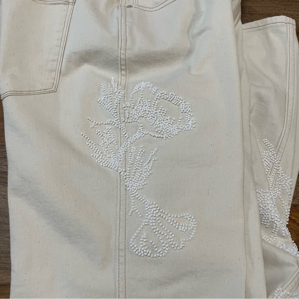 WHBM High Rise Straight Jeans‎ Cream color with Tonal White Floral Beading sz 8L - Picture 12 of 14